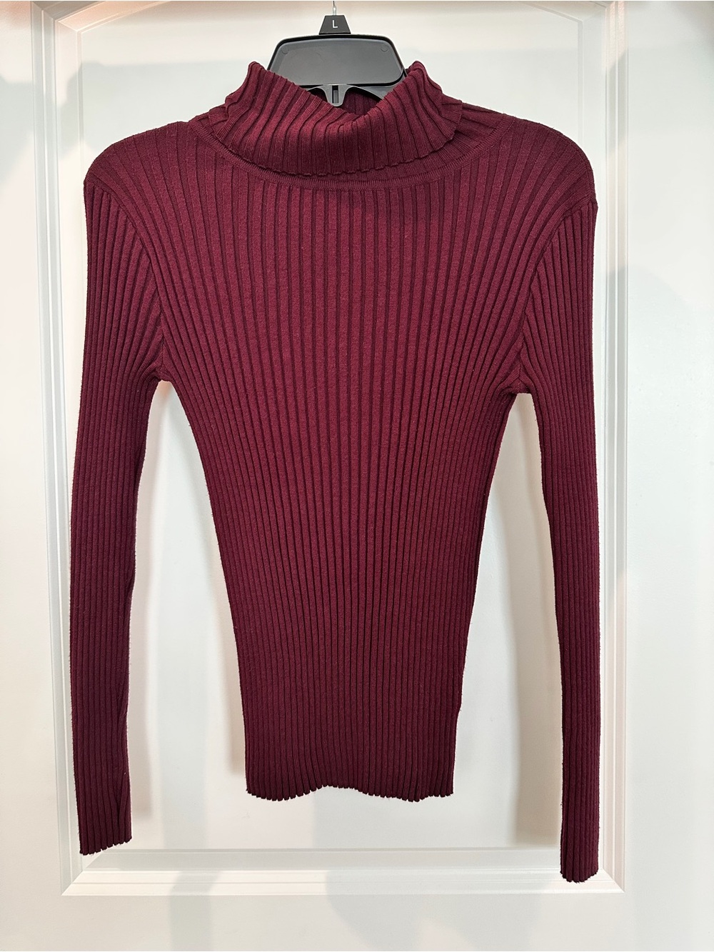 Kendall & Kylie Ribbed Turtleneck Fitted Sweater - Wine Size M Women’s